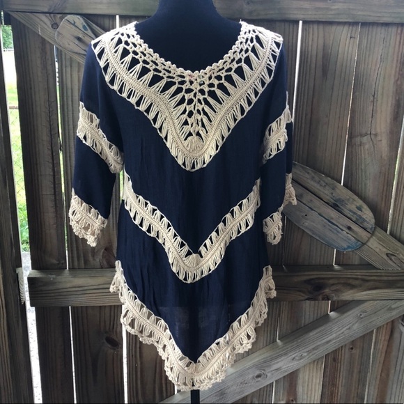 Vivid Collection of NY Navy & Cream Crochet Boho Top - Picture 2 of 5